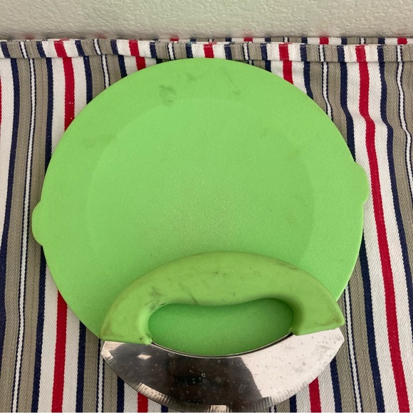 the sharper image herb chopper And board. No scratches, marks on handle, green - Picture 6 of 6